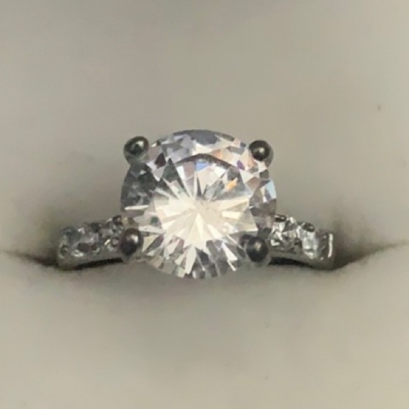 Vintage clear stone ring - Picture 1 of 2